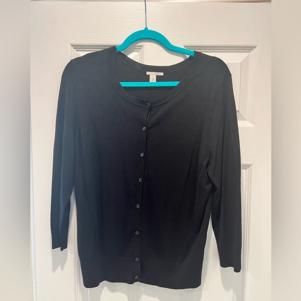 Black~ 3/4 Length ~ Buttoned Cardigan ~ Large